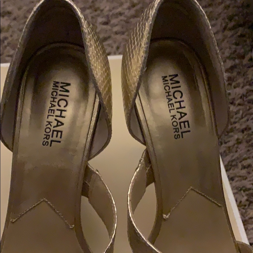 Heels - Picture 5 of 5